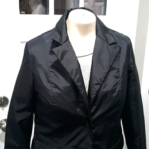 Talbots black nylon blend 3 button blazer. Size 6 - Picture 1 of 11